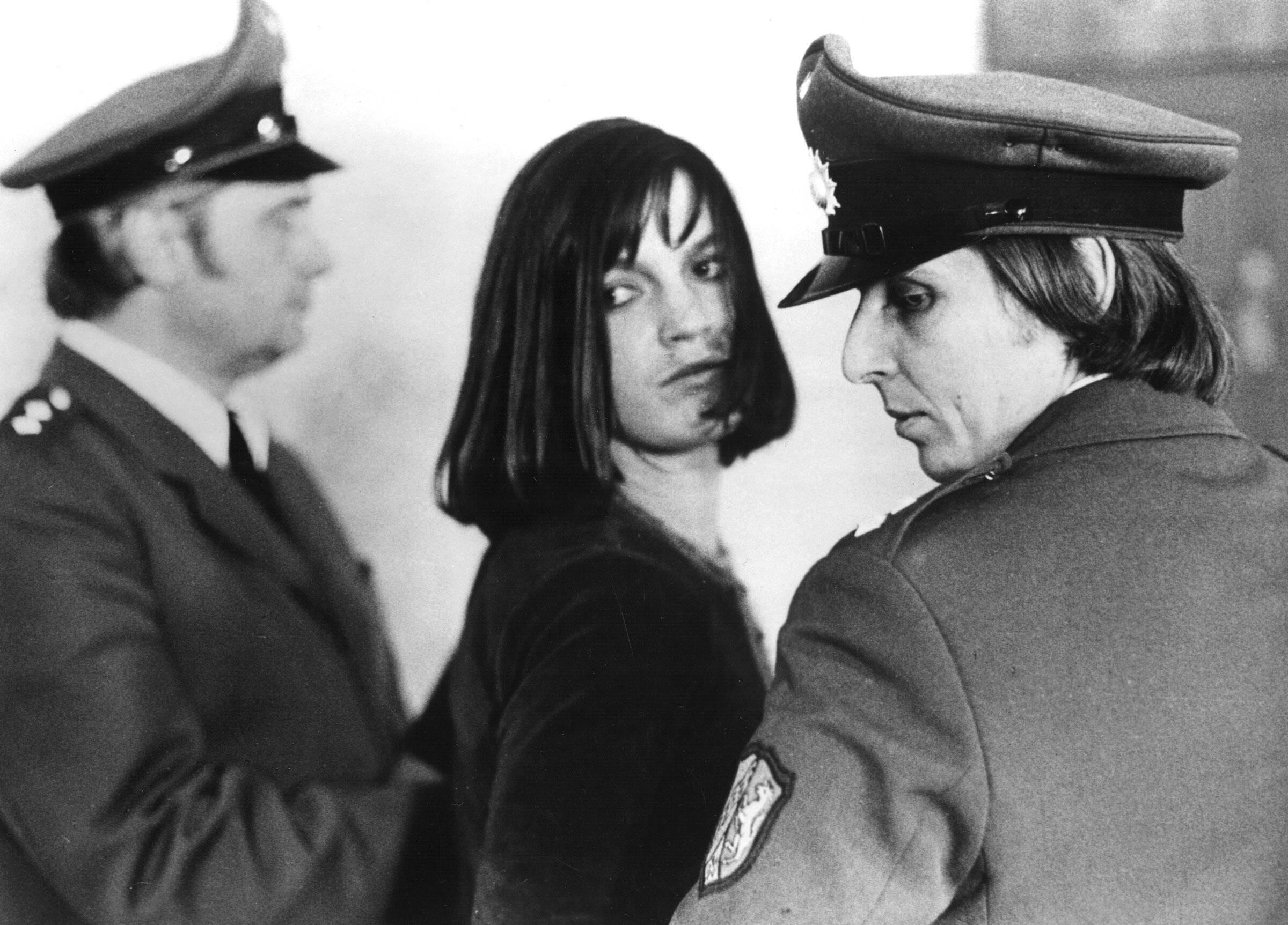 Die Verlorene Ehre Der Katharina Blum Von Heinrich Böll Noch heute aktuell: „Die verlorene Ehre der Katharina Blum" von